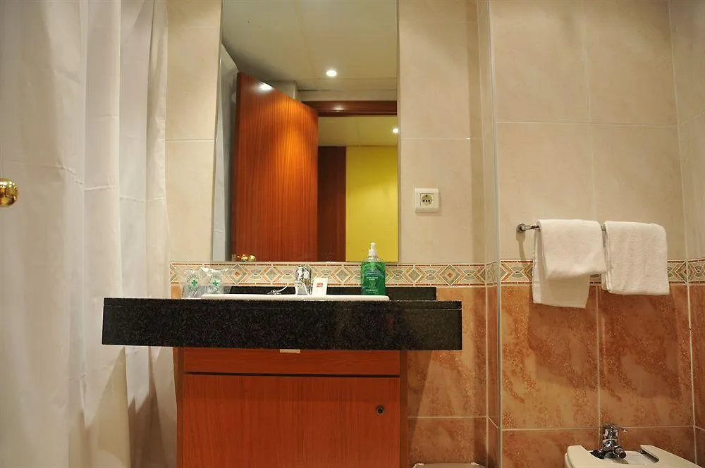 Star Bay Hotel كالافيل