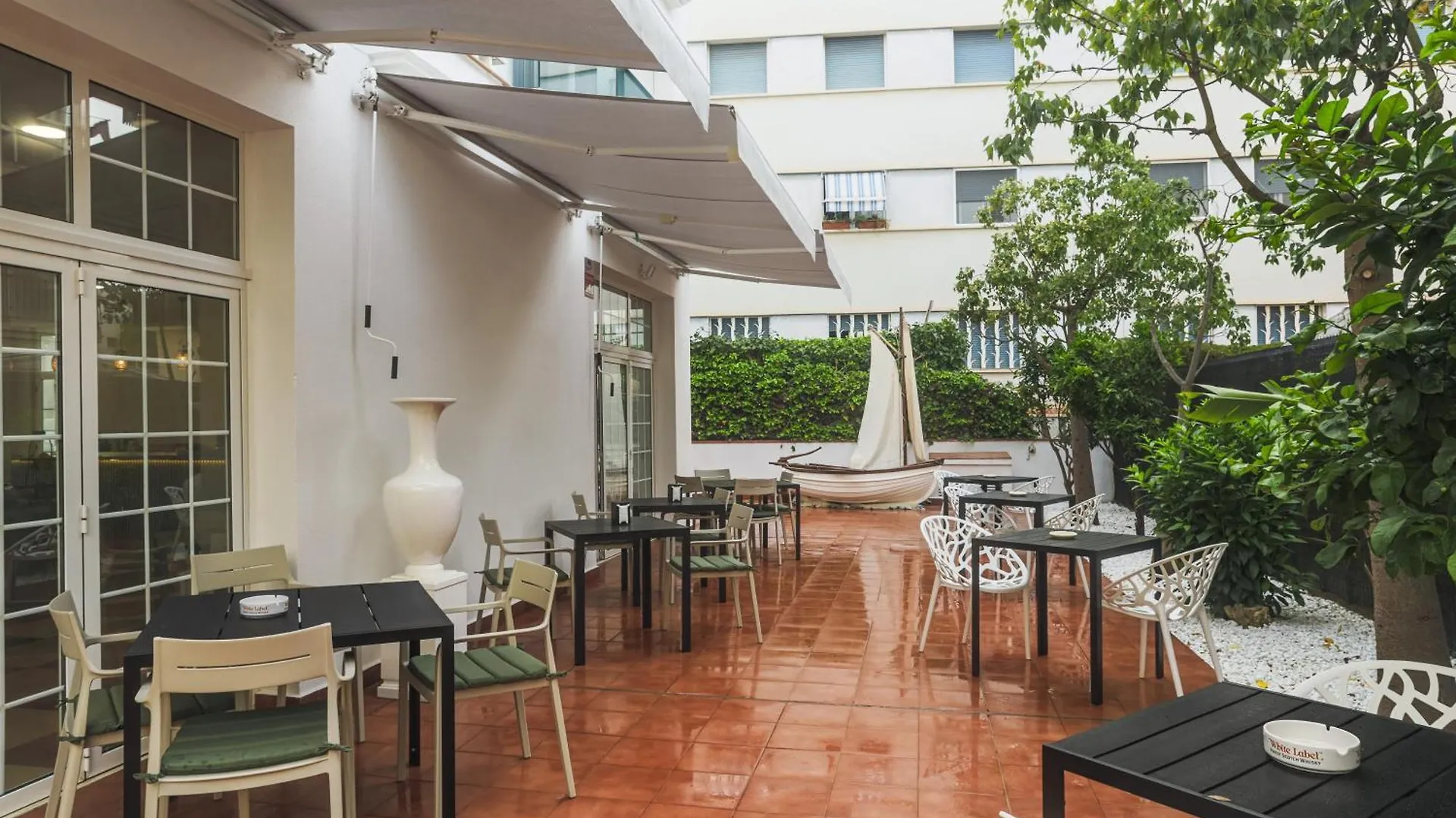 Star Bay Hotel كالافيل