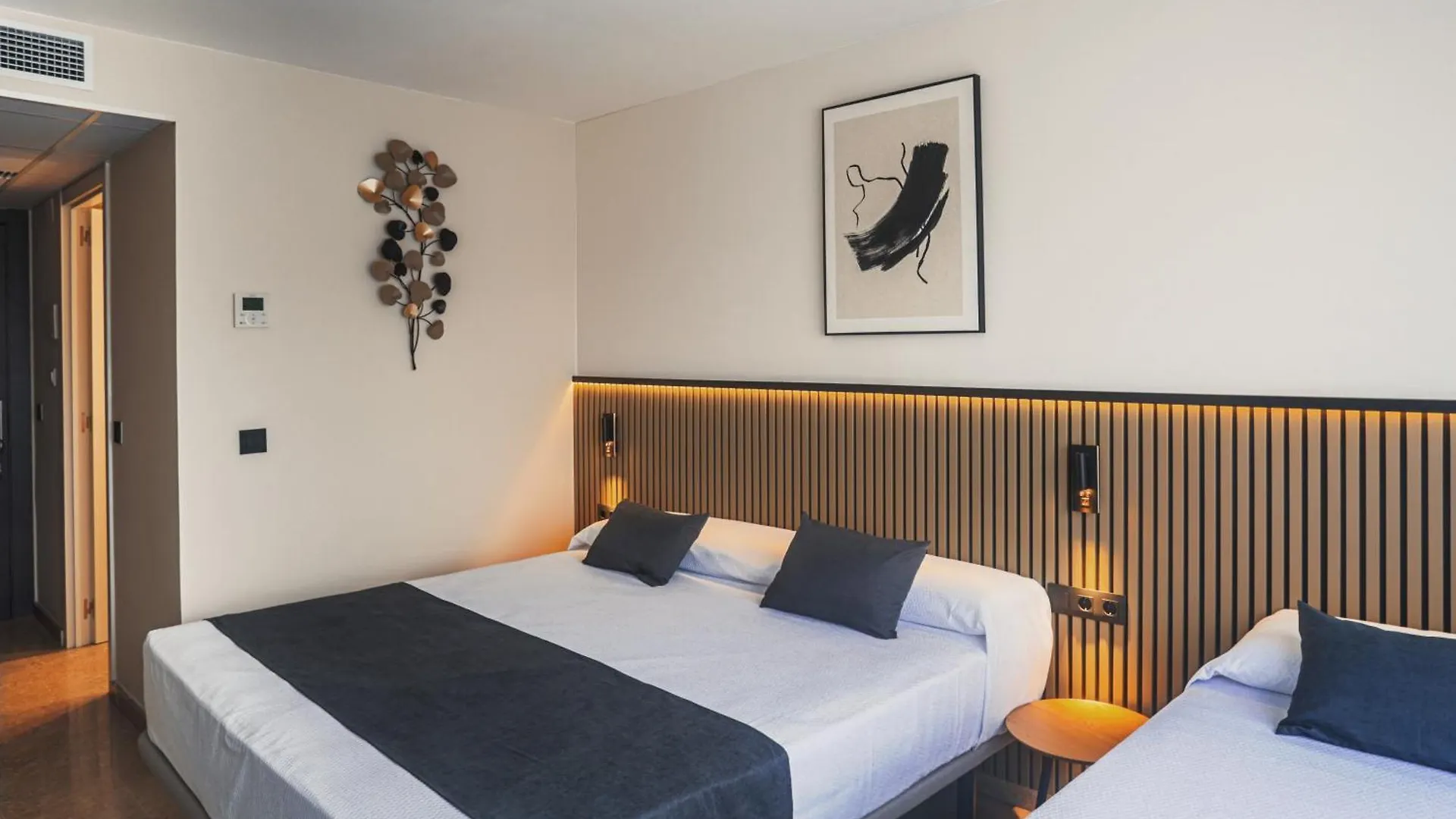 Star Bay Hotel كالافيل 3*,  إسبانيا