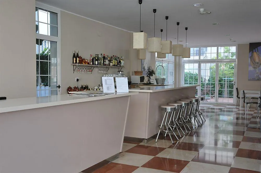 Star Bay Hotel كالافيل