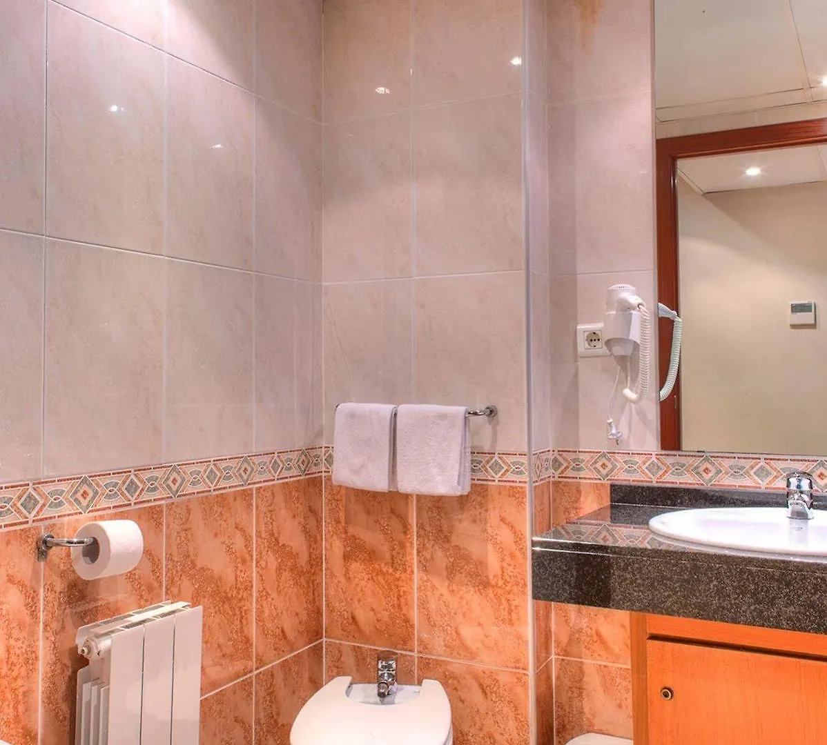 Star Bay Hotel كالافيل